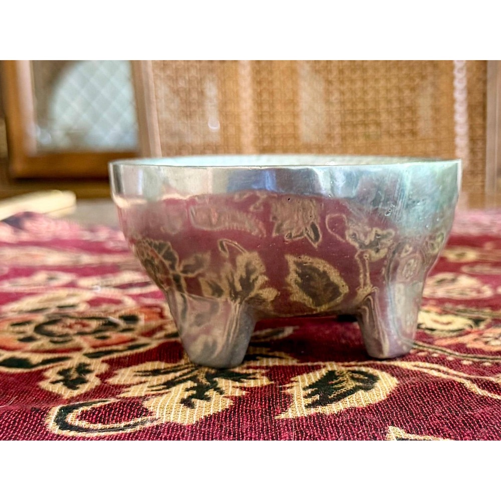 Vintage Sand Cast Aluminum Footed Bowl, Textured Interior, 3-Legged - Picture 4 of 6